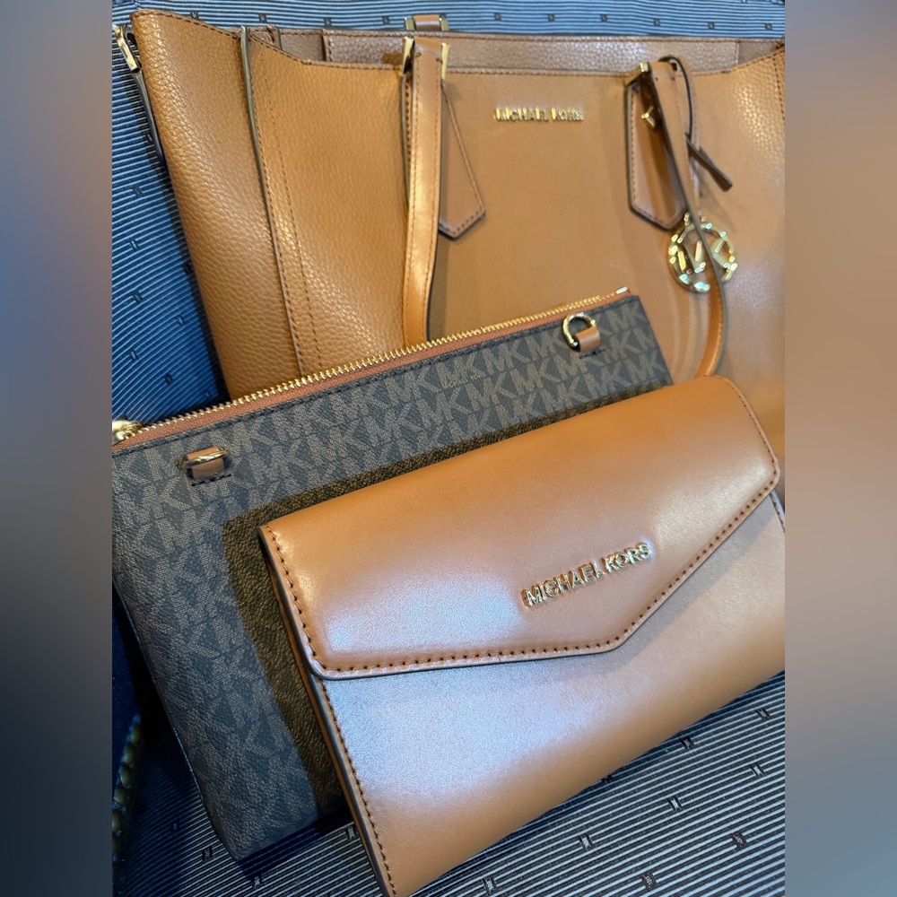 Michael Kors Tan Leather 3-Piece Tote Set - Picture 15 of 15